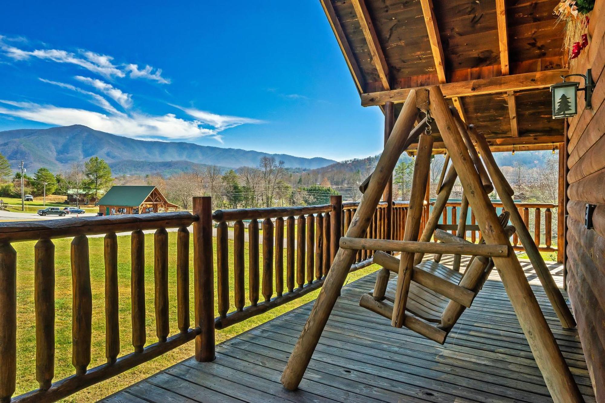 Spectacular Mtns Views With Private Hot Tub With Pool Table And Private Pond Villa Sevierville Exterior photo